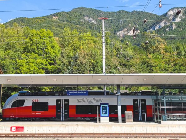 Cityjet train at Payerbach-Reichenau station